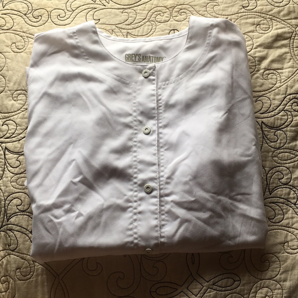 White long sleeve Grey’s Anatomy scrub top
